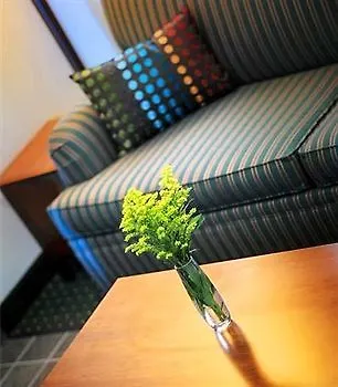 Hawthorn Worth Hotel
